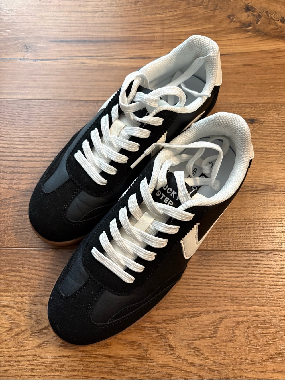 Lucky Step Women’s Sneakers